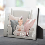 Placa Expositora NUESTRA PÁGINA DE ANIMACIÓN Ficha Easel Photo<br><div class="desc">Esta encantadora placa fotográfica de mesa tiene un caballete empotrado para mostrar sin marco tu foto favorita. Incluye la palabra NUESTRO AMOR en un hermoso guión en blanco (puede ser borrado o cambiado) y cualquier otra información que desee incluir. Crea un aguijón para dar como regalo o para ti mismo....</div>