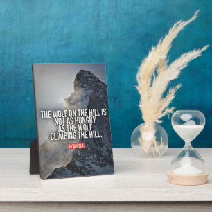 Placa Expositora Palabras motivacionales - Lobo hambriento subiendo