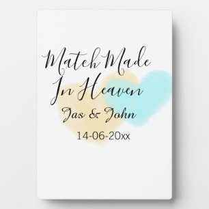 Placa Expositora Pareja hecha en el cielo azul amarillo corazón pas