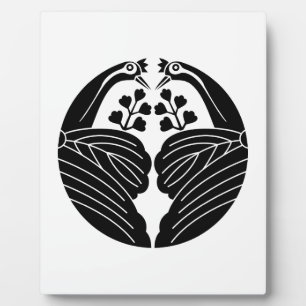 Placa Expositora Paulownias con forma de grulla