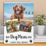 Placa Expositora Perro Mamá personalizada 3 Collage de fotos<br><div class="desc">La mejor madre del perro ♡... Sorprende a tu perra mamá favorita si es su cumpleaños, el Día de la Madre o Navidades con esta super linda placa de collage de fotos de personalizados. Personalizar esta placa de perro con las 3 fotos favoritas del perro! Personaliza con el nombre y...</div>
