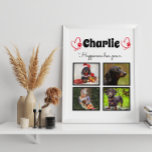 Placa Expositora Personalizado 4 tableta de collage de perros fotog<br><div class="desc">Celebra a tu mejor amigo con una placa de Collage de fotos personalizado. Cuando tienes tantos recuerdos y fotos divertidos, una foto no es suficiente. Este poster tiene 4 fotos, una cita, y usted puede personalizar el nombre de su mascota. También puede cambiar el color de la huella de la...</div>