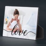 Placa Expositora Personalizado de fotos de la familia de la nueva m<br><div class="desc">Presentamos nuestro programa Love Script New Mom Family Photo Personalizado Plaque! Esta placa es la manera perfecta de celebrar y honrar a las nuevas madres o a cualquier madre en ocasiones especiales como el Día de la Madre, los cumpleaños o los Navidades. Lo que hace que esta placa sea realmente...</div>