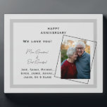 Placa Expositora Personalizado foto feliz aniversario abuelo<br><div class="desc">Plaque de Aniversario Feliz. Nombres de familia. Personalizado. Foto. Regalo del aniversario.</div>