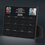 Placa Expositora Personalizado logotipo de negocios 2026 Calendario<br><div class="desc">Esta placa en blanco y negro del calendario empresarial está hecha personalizado con el nombre profesional de su empresa y los datos de contacto de su oficina en blanco y negro. Esta placa de calendario de moda muestra su logo en un lado de la parte superior y la foto profesional...</div>