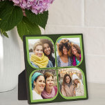 Placa Expositora Pétalo de flor de rosca retro 4 Collage de fotos V<br><div class="desc">Elegante visualización de fotos en dos tonalidades de verde con collage de fotos retro al estilo del molino. La plantilla de fotos está configurada para agregar 4 de sus fotos favoritas, que se muestran automáticamente en las formas de pétalo de flores. Si tienes algún problema con la colocación de imágenes,...</div>