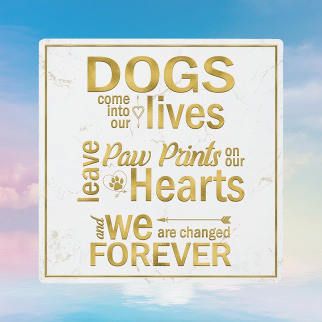 Placa Expositora Pintura De Perro Imprime En Nuestro Homenaje En Me (Dog Paw Prints On Our Hearts Memorial Plaque)