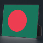 Placa Expositora Plaque de Bandera de Bangladesh<br><div class="desc">Celebra el orgullo nacional de una manera audaz y elegante con nuestra placa de la bandera de Bangladesh, ¡una pieza decorativa ideal para tu hogar, oficina o evento especial! Diseñada con atención a los detalles, esta placa muestra el verde y rojo vibrante de la bandera bangladesí en una exhibición pulida...</div>