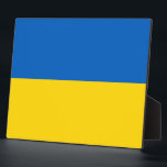 Placa Expositora Plaque de bandera de Ucrania<br><div class="desc">Impresionante Plaque con bandera de Ucrania. Este producto es su personalizable.</div>
