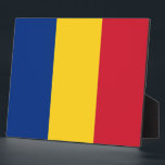 Placa Expositora Plaque de bandera rumana<br><div class="desc">Añada un toque de orgullo rumano a su decoración con nuestra placa exclusiva con la bandera de Rumania. Esta placa, elaborada con meticulosa atención a los detalles, es más que sólo un objeto decorativo; es una celebración del patrimonio y el orgullo cultural de Rumania. El diseño vibrante muestra de manera...</div>