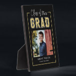 Placa Expositora Plaque de graduación de color EDITABLE del Orgullo<br><div class="desc">Gran interés en recordar este hito especial en la vida. El color de fondo se puede personalizar en línea! Puede encontrar artículos coincidentes en nuestro sitio web: www.berryberrysweet.com o bajo petición.</div>