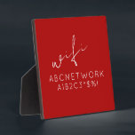 Placa Expositora Plaque de Rótulo de contraseña WiFi rojo de estilo<br><div class="desc">Mantén a tus huéspedes conectados con esta elegante placa de señalización de contraseña WiFi. Esta placa, con su atrevido fondo rojo y su moderna tipografía, es la incorporación perfecta a cualquier casa u oficina. El tamaño de 5, 25x5, 25 y el caballete incluido hacen que sea fácil de mostrar en...</div>