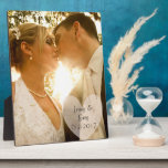 Placa Expositora Plaque fotográfico boda con fecha de corazón y Bod<br><div class="desc">Agrega tu foto boda favorita a esta placa bonito. Asegúrese de cambiar los nombres y fechas a todos los que se encuentren en el área de personalizar.</div>