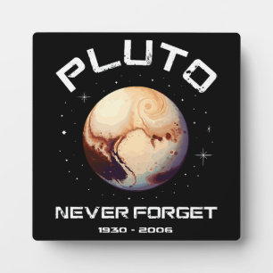 Placa Expositora Plutón Nunca Olvides