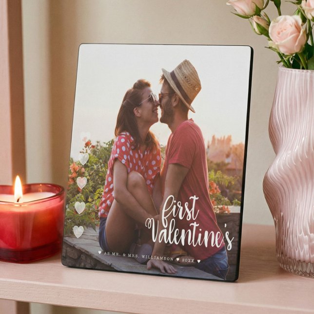 Placa Expositora Primer Día de San Valentín como Sr. y Sra. Foto de (First Valentine's as Mr & Mrs Minimal Couple Photo Plaque)