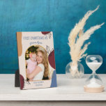 Placa Expositora Primera Navidad como | Foto del Arco de Oro y Holl<br><div class="desc">Navidades fotografían el mantenimiento de la placa para la primera navidad de un pariente especial en su nuevo rol. El texto de la muestra dice "primera navidad como abuelo... te amo la amapola" y puedes editarlo para tu abuelo, tío, papá o quien quieras. El diseño presenta hojas huecas esbozadas, formas...</div>