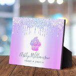 Placa Expositora Purpurina de quequito morado gotea pastelería chef<br><div class="desc">Presente su mejor auto a sus clientes, con este elegante, sofisticado, sencillo y moderno nombre de negocios personalizado de fácil placa de espalda. Un quequito oscuro, morado y brillante, tipografía manuscrita de escritura y goteo de purpurinas superponen un falso fondo negro azul morado. Personaliza con tu nombre completo y/o negocio....</div>