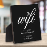 Placa Expositora Red Wifi y Rótulo de contraseñas<br><div class="desc">Firma wifi de script de Guay que se puede personalizar con los detalles de su red y contraseña. Perfecto para hoteles, oficinas y empresas, casas de alquiler, habitaciones y cualquier lugar donde necesite compartir su contraseña de red. Puede personalizar del color de fondo para que coincida con la marca de...</div>