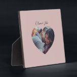 Placa Expositora Regalo de Boda personalizado Heart Photo Newlyweds<br><div class="desc">Amable color de menta de menta de la menta del muelle de la luz. Minimalista,  sencillo y moderno estilo moda de moda,  con una estética pastel en un color sólido de menta. Decoración de una casa de piedra,  decoración estética boda de menta,  cocina a la menta,  color menta.</div>