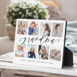 Placa Expositora Regalo para la abuela | Collage de fotos de los ni<br><div class="desc">Envía un hermoso regalo personalizado a tu abuela que ella apreciará para siempre. Paquetes de collage de fotos de nietos personalizados especiales para mostrar sus propias fotos y recuerdos familiares especiales. Nuestro diseño presenta un sencillo diseño de cuadrícula de 8 fotos con "abuela" diseñada en un hermoso estilo de escritura...</div>