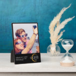 Placa Expositora Regalos de parejas fotográficas de eclipse solar t<br><div class="desc">Presentamos nuestro 2024 Total Eclipse Photo Couples Gifts Ceramic Ornament (Parejas fotográficas de eclipse solar total), un querido conservador que capta la magia de este evento celestial. Personalizado con tu foto favorita del eclipse solar, este ornamento conmemora el momento asombroso cuando el sol, la luna y la tierra se alinean....</div>