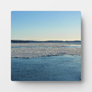 Placa Expositora Río San Lorenzo en invierno, Quebec, Canadá
