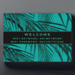 Placa Expositora Rótulo de contraseña Wi-Fi | Hojas de palma turque<br><div class="desc">Firma de contraseña WiFi moderna para compartir la información de su red con los huéspedes. Perfecto para alquilar una playa Airbnb, alquilar unas vacaciones tropicales o dar carteles de la casa de la playa. Presenta un elegante patrón de hojas de palma tropical en una paleta de colores turquesa y verde...</div>
