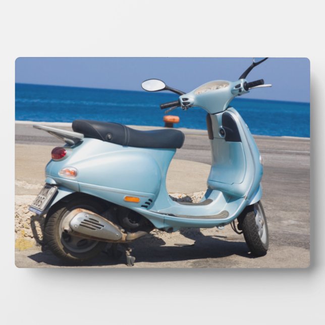 Placa Expositora Scooter En La Playa | Éfeso, Turquía (Frente)