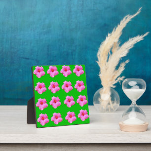 Placa Expositora "Serenidad Petal: Hibiscus rosado en un lienzo ver