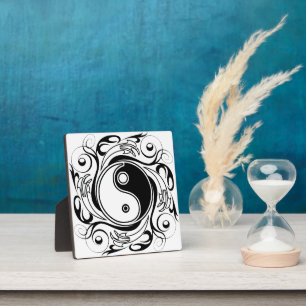 Placa Expositora Símbolo de Yin & Yang negro y blanco estilo tatuaj