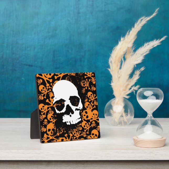 Placa Expositora Simetría inquietante: una serie vibrante de humano (in situ)