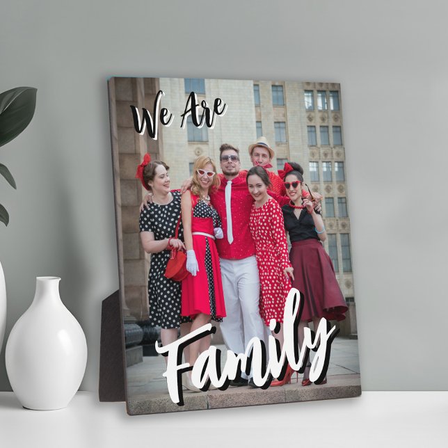 Placa Expositora Somos una foto familiar (We Are Family Photo Plaque with add your own custom photo and text black and white)