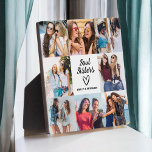 Placa Expositora Soul Sisters Script Gift For Friends Collage de fo<br><div class="desc">El Regalo de escritura de las hermanas del alma para la placa del Collage de fotos de los amigos es una hermosa manera de celebrar tu preciada amistad. Con un diseño de escritura elegante con las palabras "Hermanas del alma", esta placa te permite subir tus fotos favoritas juntas, creando un...</div>