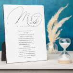 Placa Expositora Su Boda Vows Elegant Mrs Newlyweds Vows White<br><div class="desc">La señora recién casada promete mantener la placa blanca para recordar siempre su día especial y su amor y promesa entre ellos. El diseño presenta a "Mrs." en un guión elegante de caligrafía y personalizado con apellido,  fecha boda y votos de su boda.</div>
