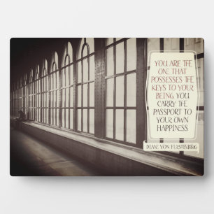 Placa Expositora Su propia felicidad