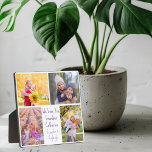 Placa Expositora Te queremos, abuela, Personalizado, .<br><div class="desc">Esta tipografía de fotos de una abuela adorable, personalizado nieta, muestra un diseño moderno de 4 fotos de nietos con fondo blanco y una tipografía violeta bonito que lee We Love You Grandma . Este hermoso regalo fotográfico para nietos presenta su propio collage de fotografías que rodea su mensaje y...</div>