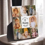 Placa Expositora Te queremos, mamá, Collage de fotos moderno<br><div class="desc">La placa de Collage de fotos moderno "Te amamos, mamá" es un profundo regocijo que celebra el vínculo especial entre una madre y su familia. Con un diseño de personalizable, esta placa te permite subir tus fotos familiares favoritas y organizarlas en un hermoso collage. El diseño moderno y elegante se...</div>
