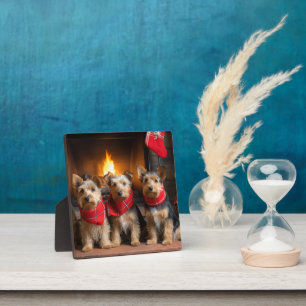 Placa Expositora Terrier Australiano junto a la Chimenea Navidad