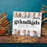 Placa Expositora Texto negro | Los nietos hacen de la vida una gran<br><div class="desc">"Los nietos hacen la vida grandiosa" en sobras de letras negras modernas y 6 collage de fotos. ¡Perfecto para cualquier abuelo! - mama, abuela, nana, meema, abuelito, gramínea, gramática, mamá, mimi, nana, memaw, nanie, yiayia - papa, pépé, grandad, abuelo, grand pére, grampa, gramps, grampy, geepa, paw, pappou, pop, amapola, pops,...</div>