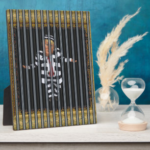 Placa Expositora Trump en la cárcel usa palo