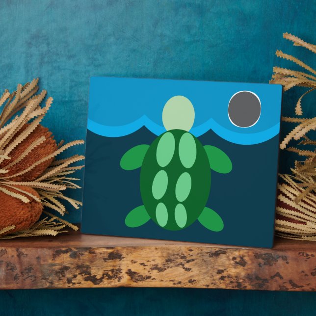 Placa Expositora turtle swimming at midnight. (Lado)