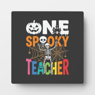 Placa Expositora Un diseño de Halloween de un profesor espeluznante