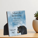 Placa Expositora Vacaciones Cabina Bear Lodge Hogar Información WIF<br><div class="desc">Este diseño fue creado a través del arte digital y puede ser personalizado en el área que proporciona cambiando la foto y/o el texto. O puede personalizarse eligiendo la opción de hacer clic en el personalizar y borrar o cambiar el color del fondo, agregar texto, cambiar el color o estilo...</div>