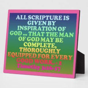 Placa Expositora Verso de la Biblia de 2 Timothy 3:16-17.