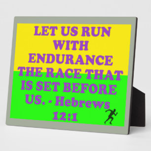 Placa Expositora Verso de la Biblia de Hebreos 12:1.