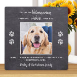 Placa Expositora Veterinaria Gracias A Veterinaria Mascota Foto<br><div class="desc">¡Diga 'Gracias' a su maravilloso veterinario con una preciosa placa fotográfica mascota personalizada del perro! "Eres el veterinario... ¡todo el mundo desearía que lo hicieran!" Personaliza con el nombre del mascota y la foto favorita. Este regalo de apreciación veterinaria será un tesoro. DERECHOS RESERVADOS © 2020 Judy Burrows, Black Dog...</div>