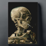 Placa Expositora Vincent van Gogh - Calavera con cigarrillo en llam<br><div class="desc">Cabeza de un Skeleton con un cigarrillo en llamas / Calavera con cigarrillo en llamas / Crane de squelette fumant une cigarrillo - Vincent van Gogh,  1885</div>