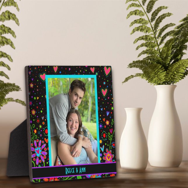 Placa Expositora Whimsical Love Hearts Foto Nombres personalizados  (Subido por el creador)