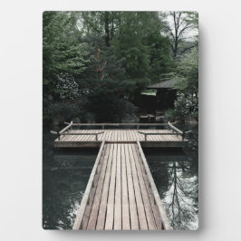 Placa Expositora Wooden Pier framed by red Lanterns