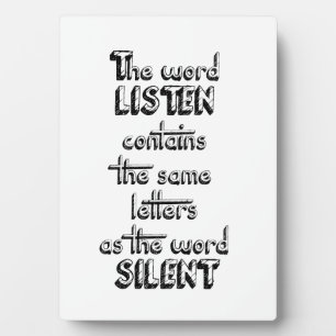 Placa Expositora Word LISTEN contiene las mismas letras que SILENT